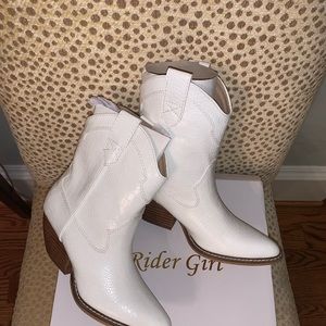 White cowgirl boots